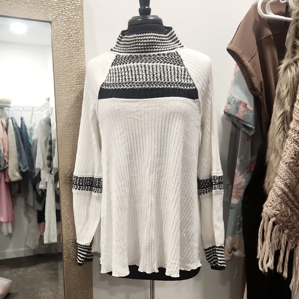 Free People White and Black Knit Sweater